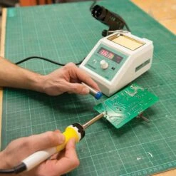 Silverline Electric Soldering Iron Station 48W -Silverline Tools UK Outlet silverline electric soldering iron station 48w 3 41530 p